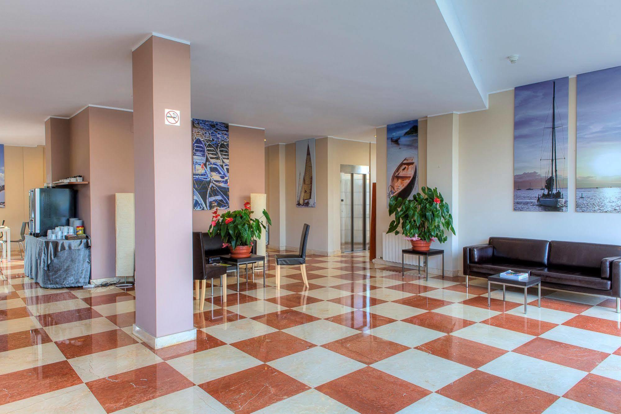 Hotel Calafell Platja Mar Bagian luar foto